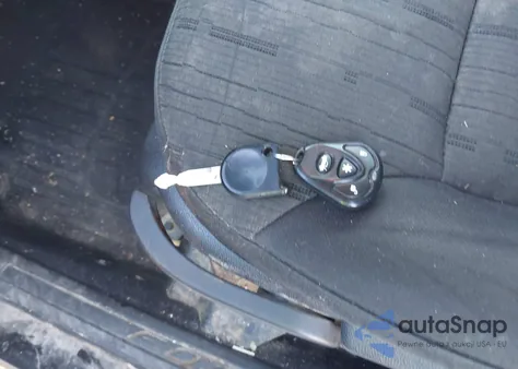 2010 Ford Focus Se z USA, uszkodzony, nr VIN 1FAHP3FN1AW168947